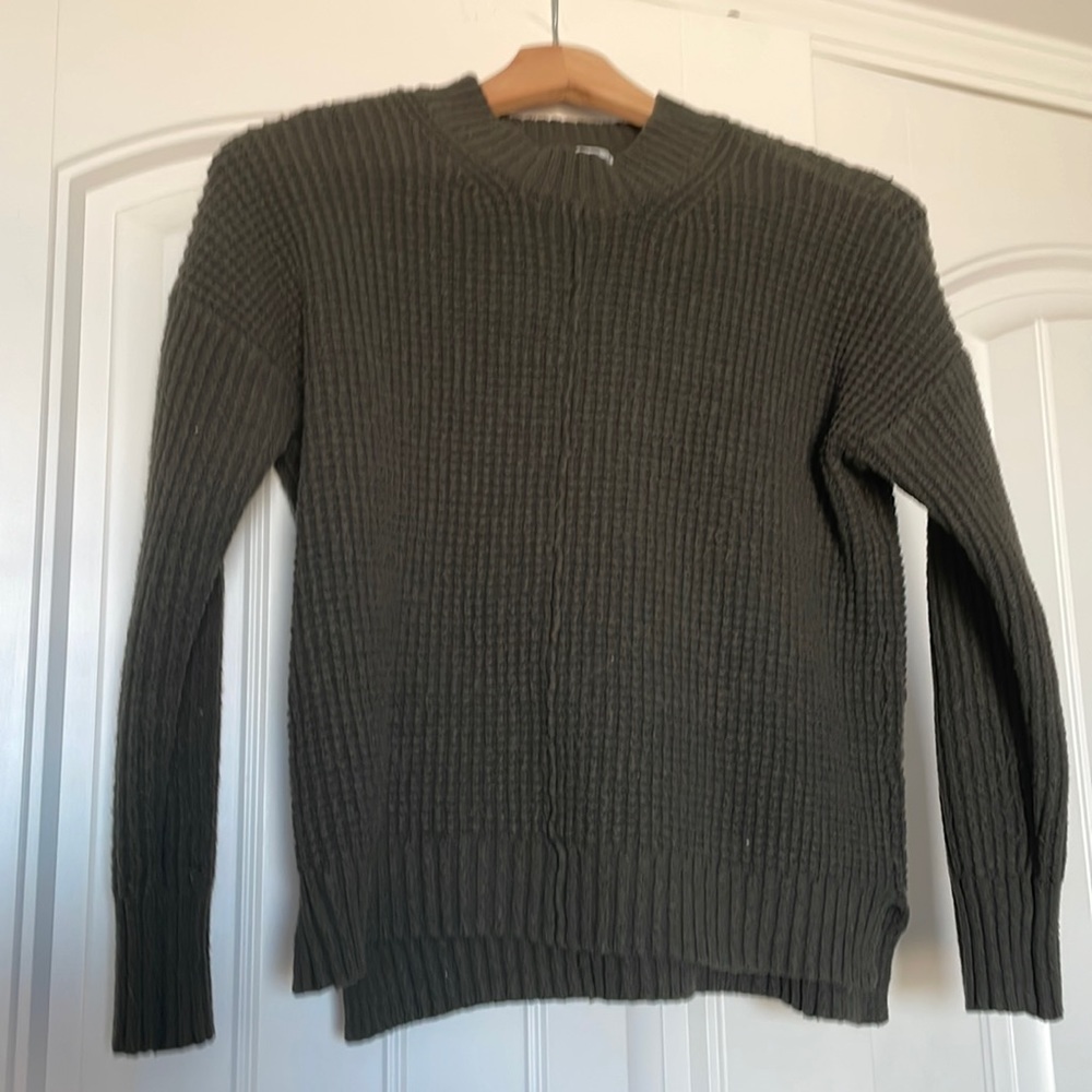 Sweet Romeo sweater really dark green size, large, and a thick material